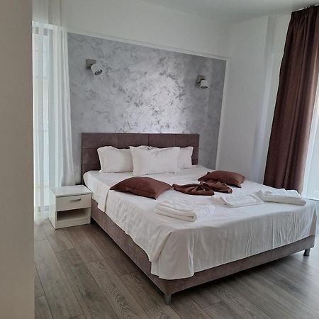Mira Residence Apart & Penthouse Нэводари Экстерьер фото