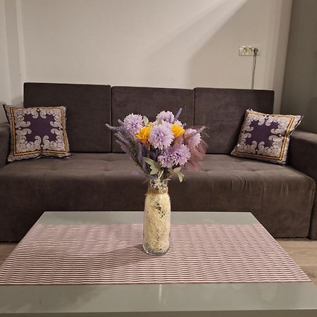 Mira Residence Apart & Penthouse Нэводари Экстерьер фото