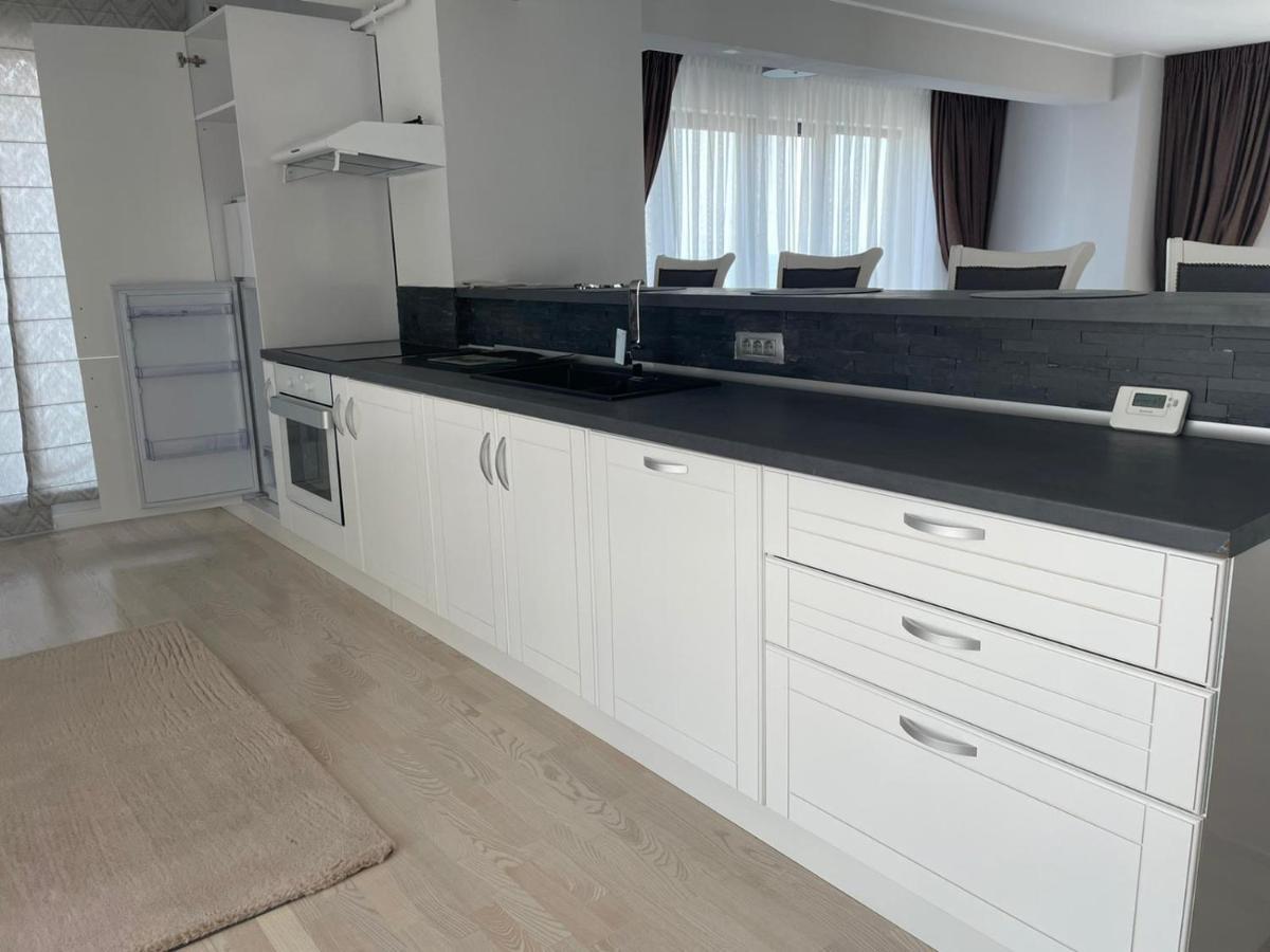 Mira Residence Apart & Penthouse Нэводари Экстерьер фото