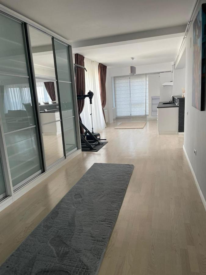 Mira Residence Apart & Penthouse Нэводари Экстерьер фото