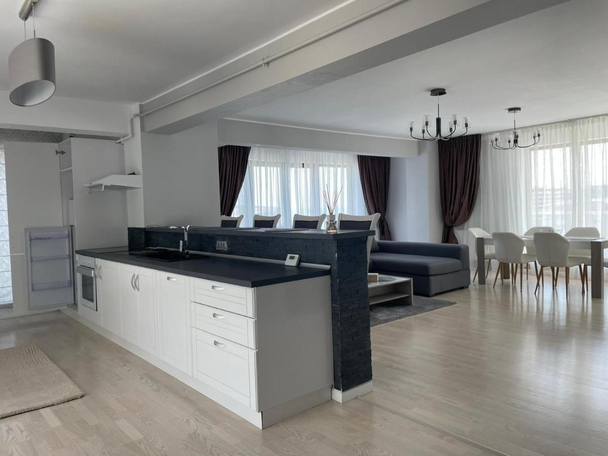 Mira Residence Apart & Penthouse Нэводари Экстерьер фото