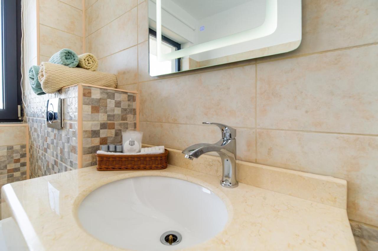 Mira Residence Apart & Penthouse Нэводари Экстерьер фото
