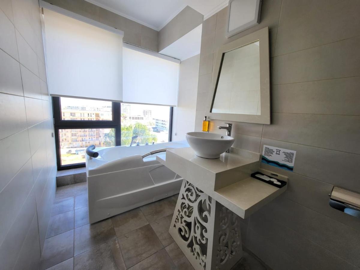Mira Residence Apart & Penthouse Нэводари Экстерьер фото