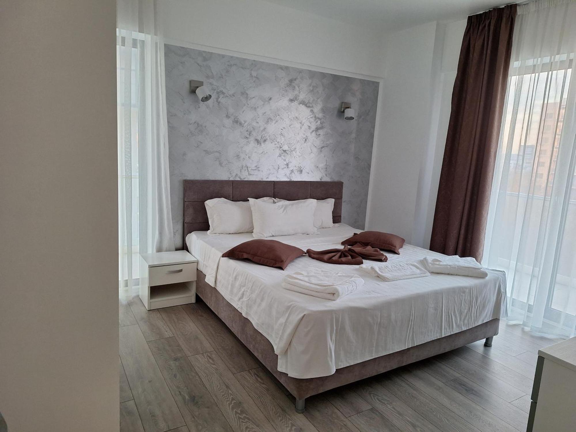 Mira Residence Apart & Penthouse Нэводари Экстерьер фото