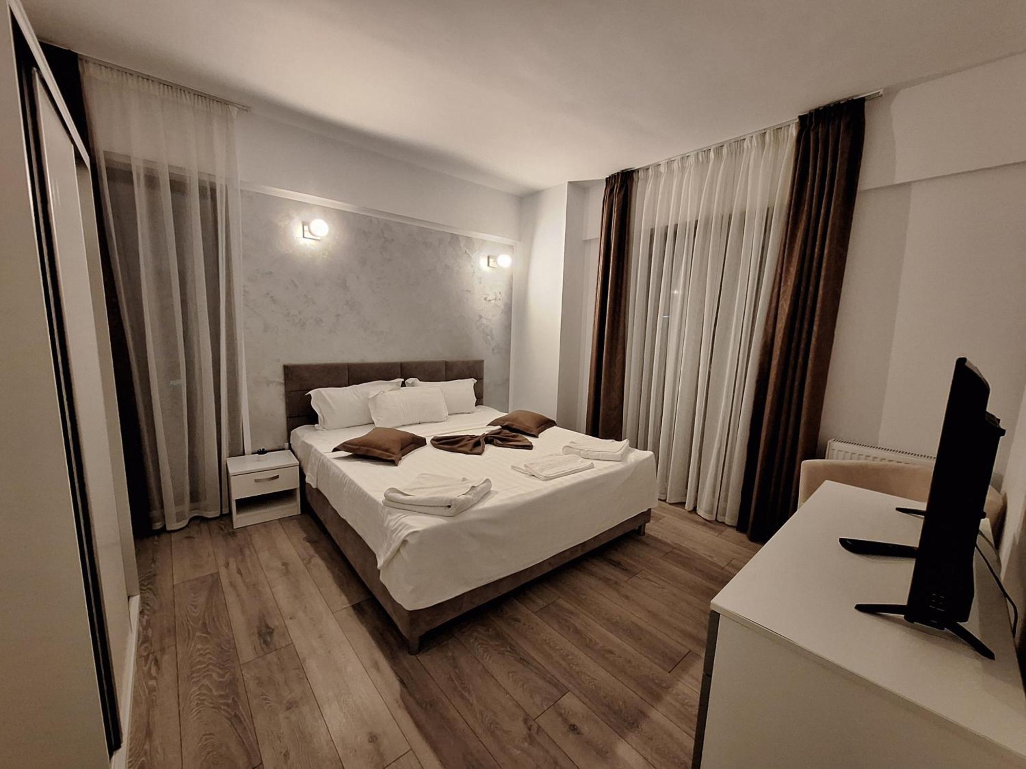 Mira Residence Apart & Penthouse Нэводари Экстерьер фото