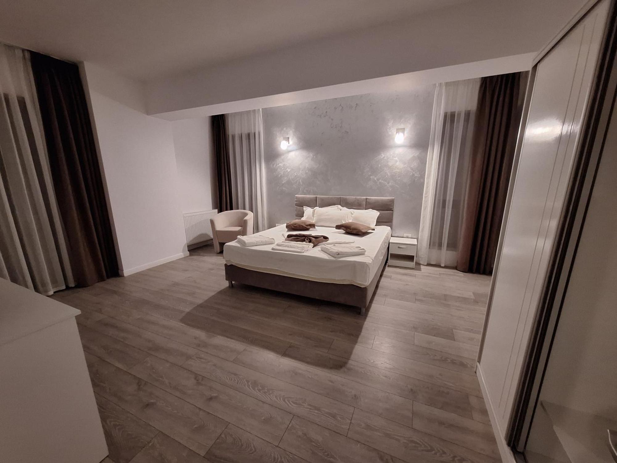 Mira Residence Apart & Penthouse Нэводари Экстерьер фото