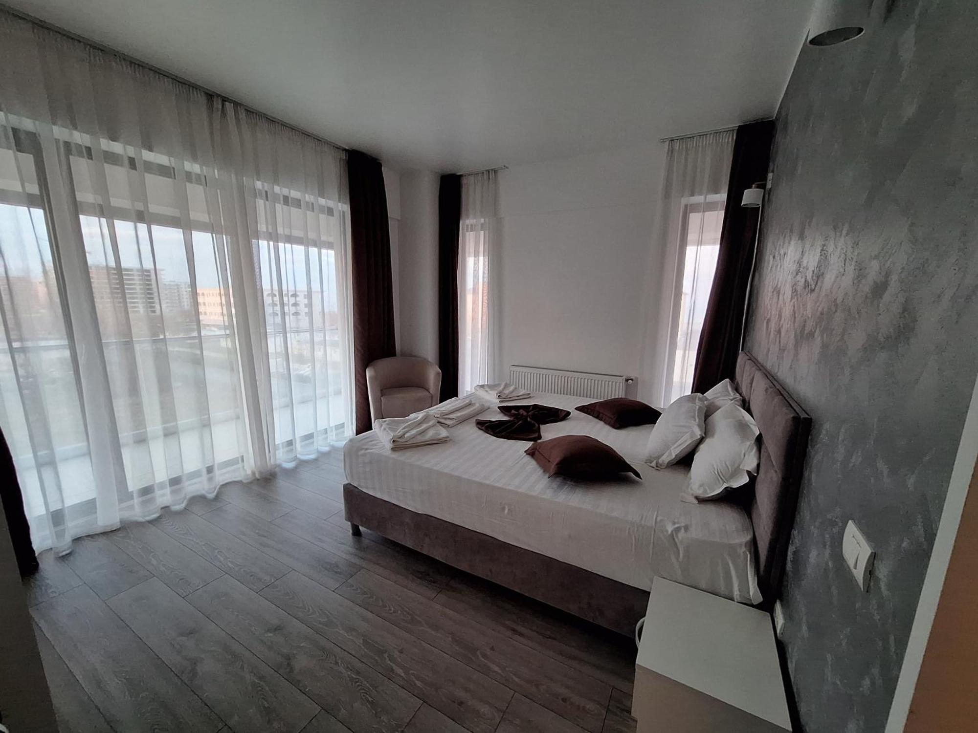Mira Residence Apart & Penthouse Нэводари Экстерьер фото
