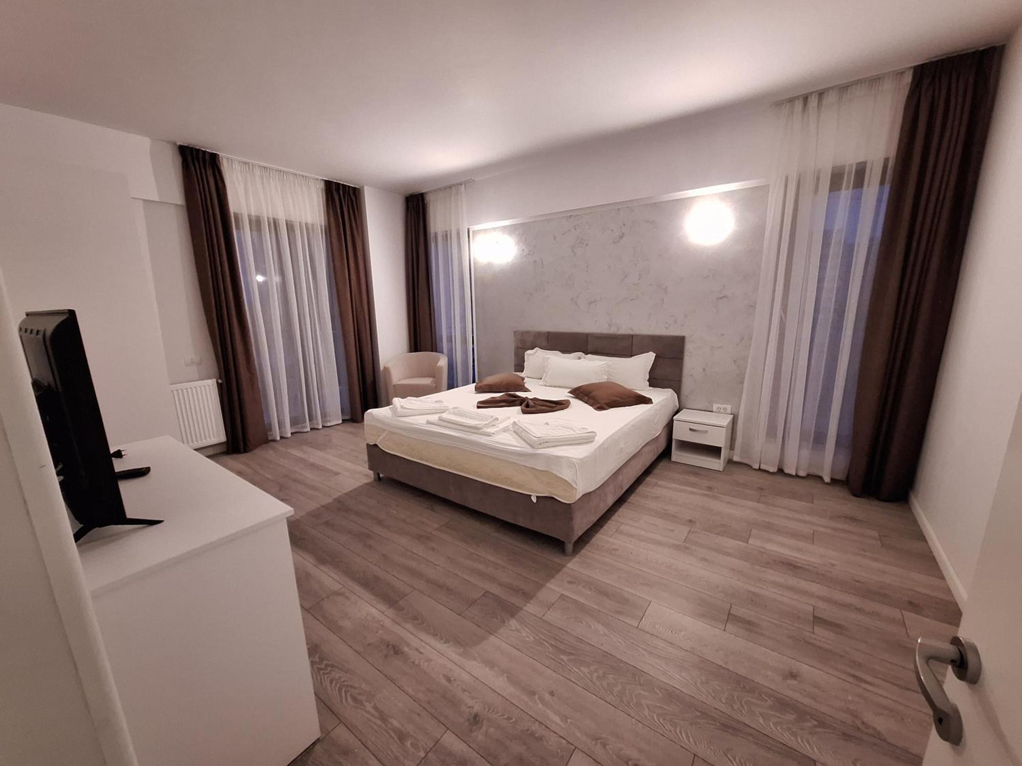 Mira Residence Apart & Penthouse Нэводари Экстерьер фото