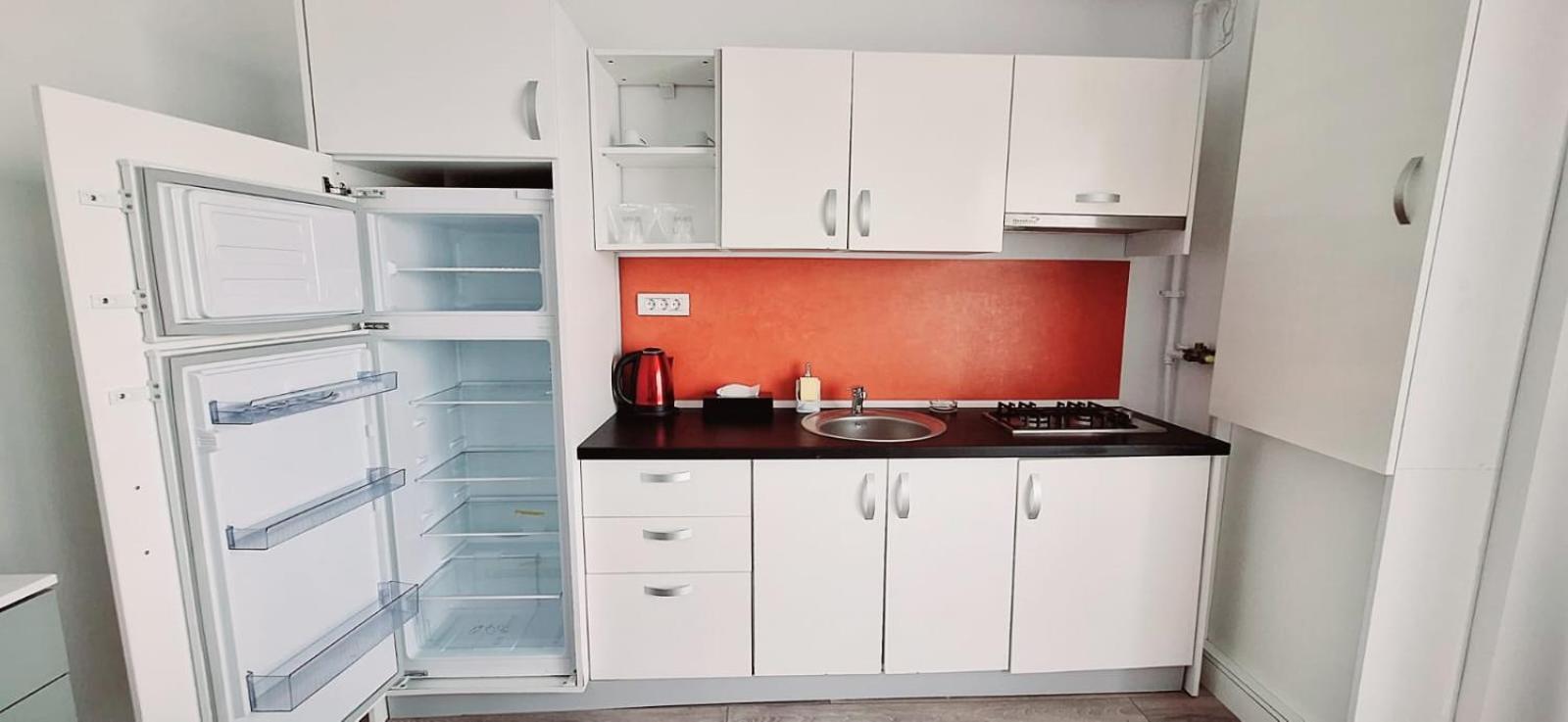 Mira Residence Apart & Penthouse Нэводари Экстерьер фото